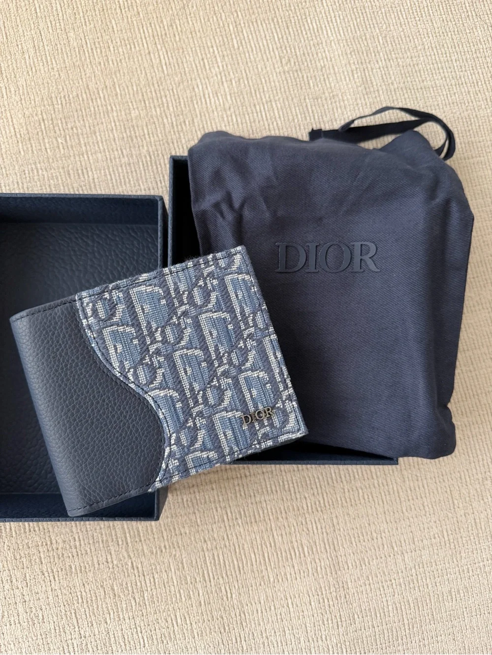 Dior compact card
